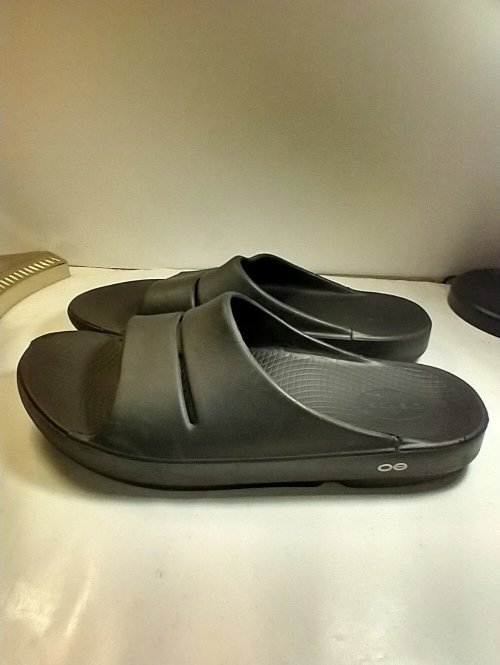 Oofos Ooahh Black Recovery Slide Comfort Sandals Men's sz 12.